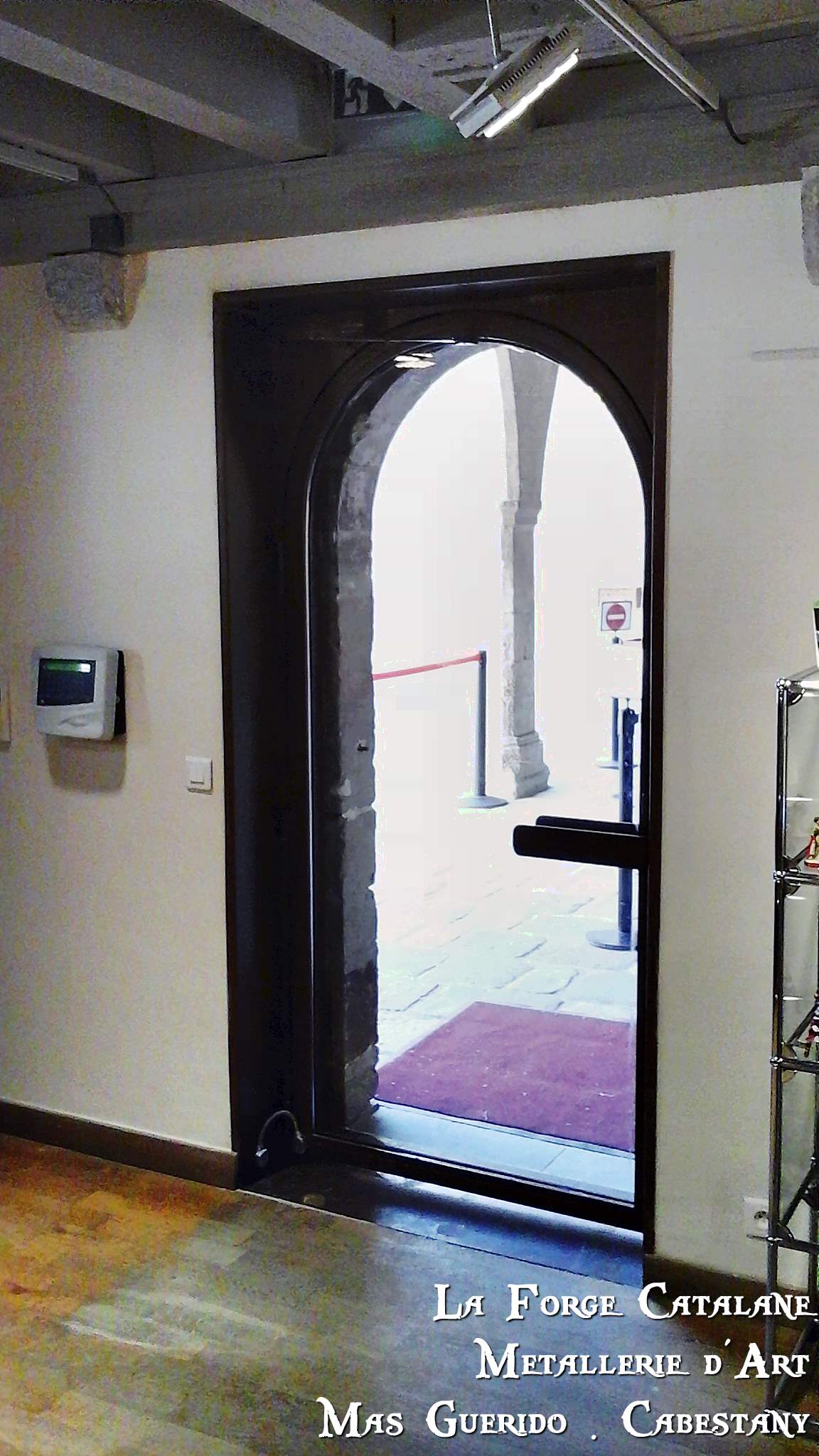 porte vitree corten palais rois de majorques perpignan forge catalane.jpg